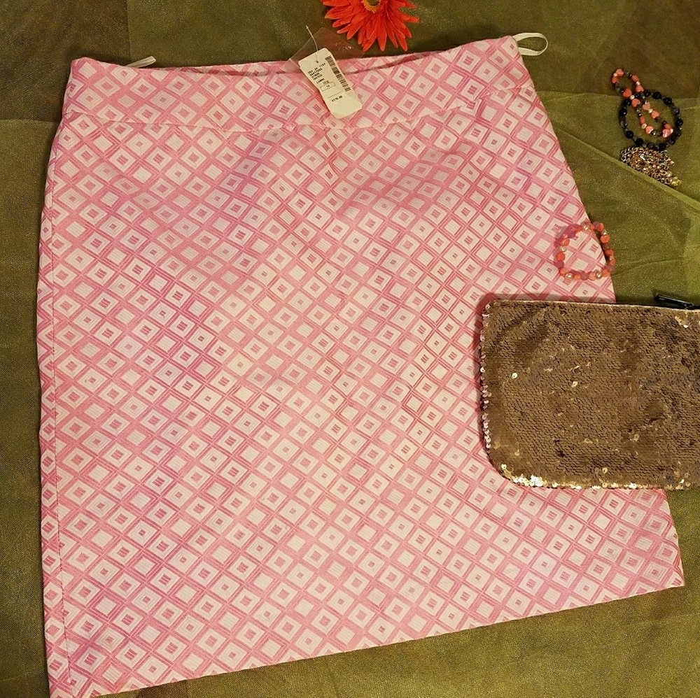 Pink and white cotton knit skirt